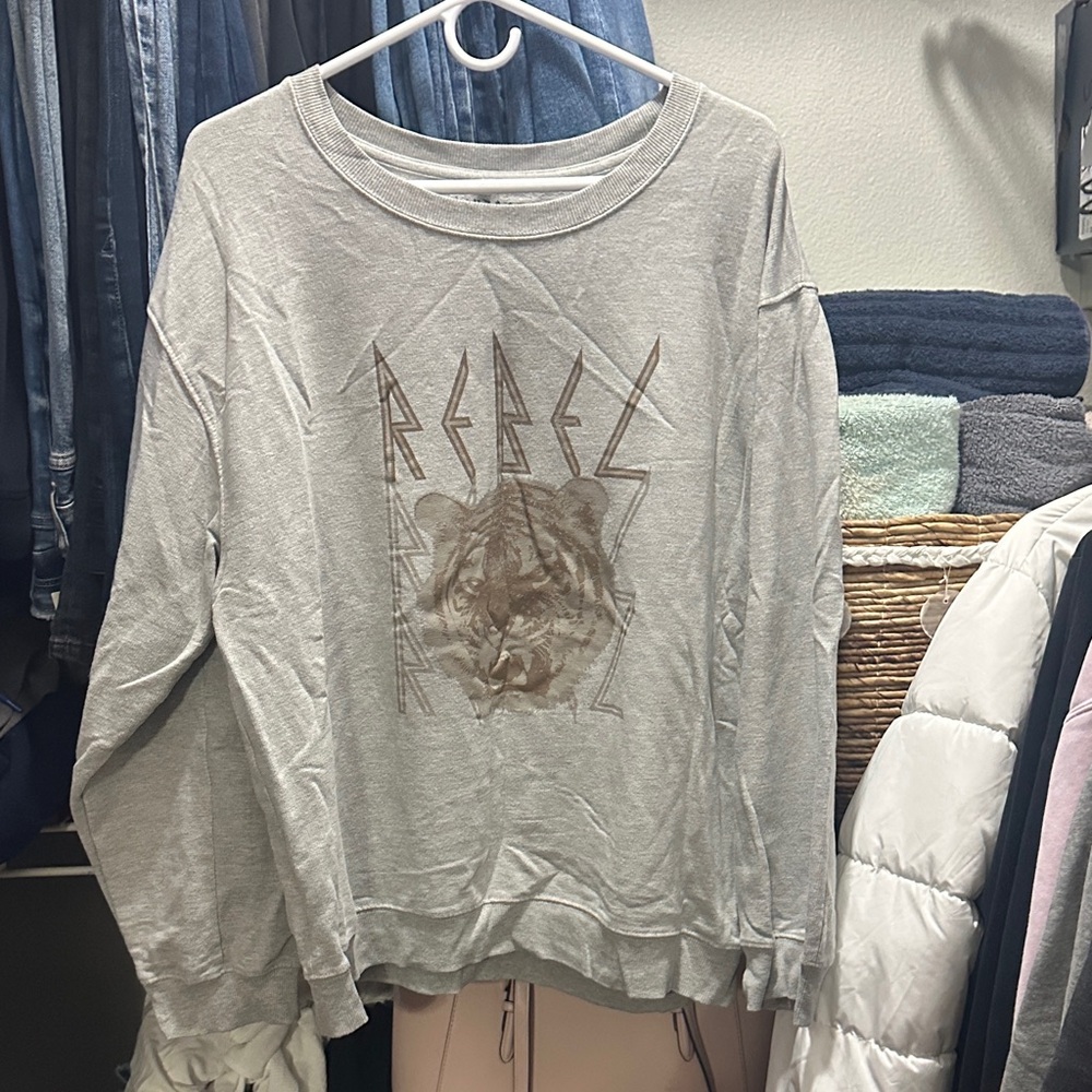 Gray Graphic Sweatshirt